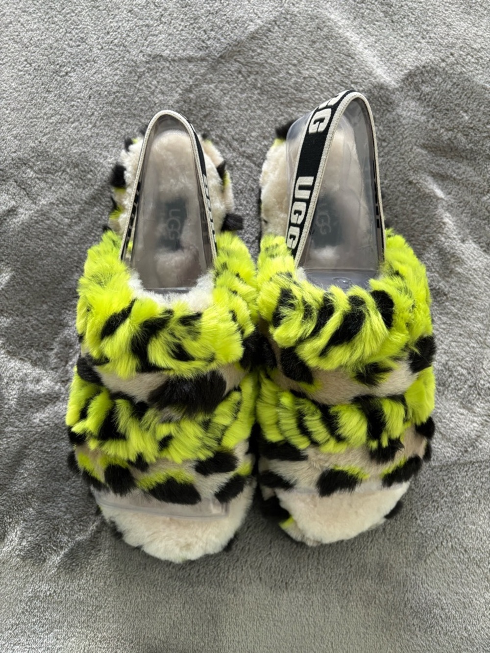 Women’s UGG Fluff Yeah Slide Slippers - Size 6 - Picture 2 of 6